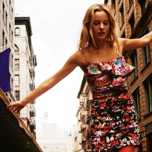 Zara Red Floral Crop Top - Picture 2 of 7